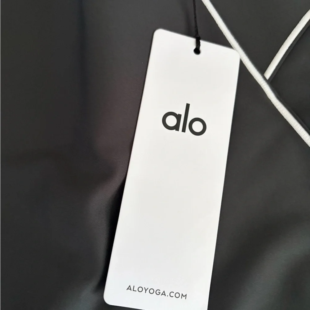 Alo Yoga Airlift High-Waist Haven Leggings size Medium NWT!!